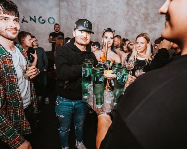 Parta s drinky na party